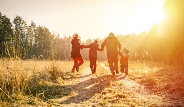 Beweging, een goede slaapkwaliteit, minder stress en een rijk sociaal leven helpen je om je opnieuw vitaal te voelen Beweging, een goede slaapkwaliteit, minder stress en een rijk sociaal leven helpen je om je opnieuw vitaal te voelen