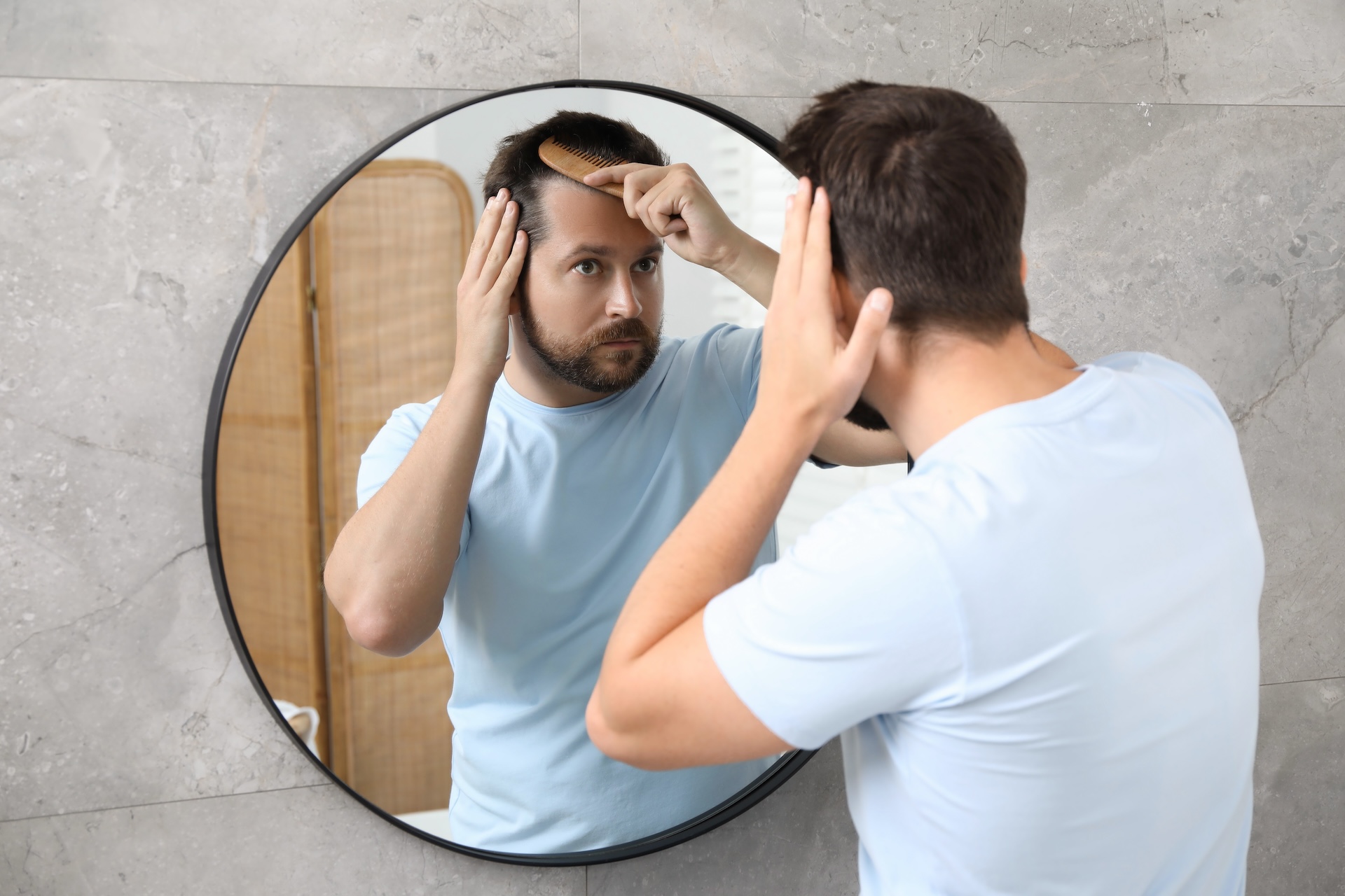 Des habitudes saines pour lutter contre la chute soudaine des cheveux chez les femmes