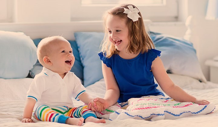 Vitamine D: baby's en opgroeiende kinderen De opname van voldoende vitamine D is cruciaal voor de ontwikkeling van botten en tanden van baby’s en opgroeiende kinderen.