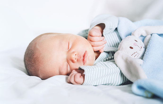 Lactobacillus reuteri Lactobacillus reuteri komt voor in moedermelk en is dan ook vaak één van de eerste bacteriën in de darmen van een pasgeborene.