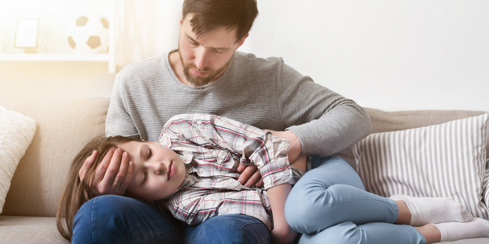 Que dois-je faire si mon enfant a un mal de tête aigu ?